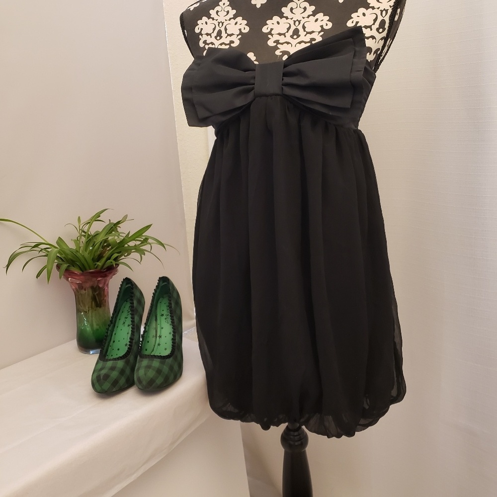 Myley Cyrus Little Black Dress